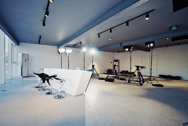 国内首家可围观互动演播室落地华熙LIVE 打造全新场景文化(图4) 国内首家可围观互动演播室落地华熙LIVE 打造全新场景文化(图4)