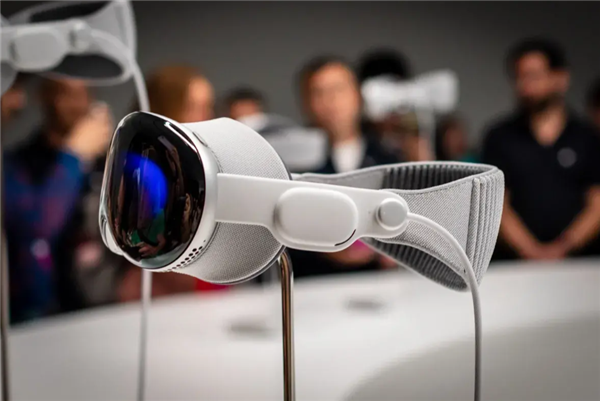 取代iPhone?苹果发布首款MR头显 真机首秀来了:2.5万必买?(图6) 取代iPhone?苹果发布首款MR头显 真机首秀来了:2.5万必买?(图6)