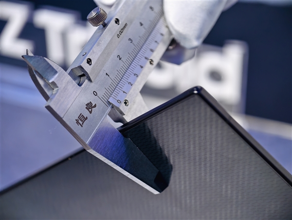 19999元起!三星Galaxy Z TriFold国行真机上手:手机瞬间变10英寸平板