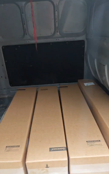 广州到北京朝霞 十二小时守护艺术之心的迁徙(图1) 广州到北京朝霞 十二小时守护艺术之心的迁徙(图1)